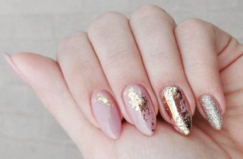 Розово-золотой маникюр. Нежный розовый маникюр с золотым