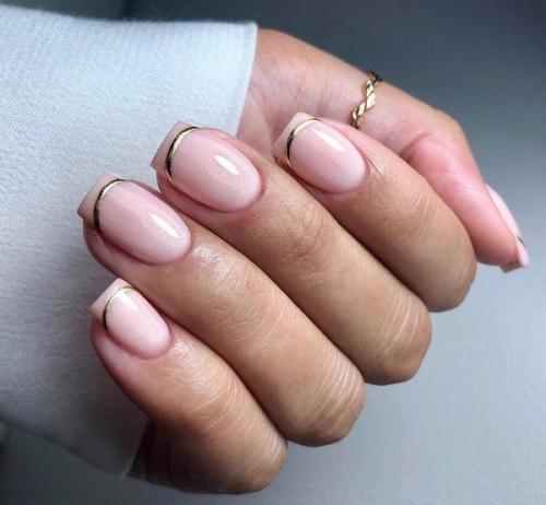 Розово-золотой маникюр. Нежный розовый маникюр с золотым