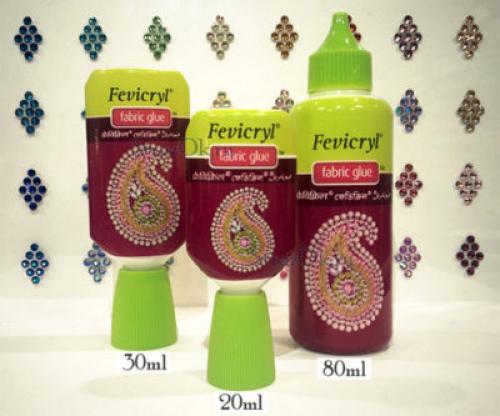 Клей для страз на одежду. Как приклеить стразы на ткань?