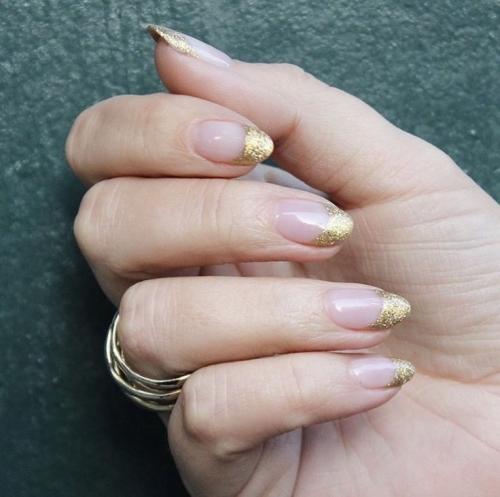 Золотой френч на ногтях. Как сделать золотой френч?