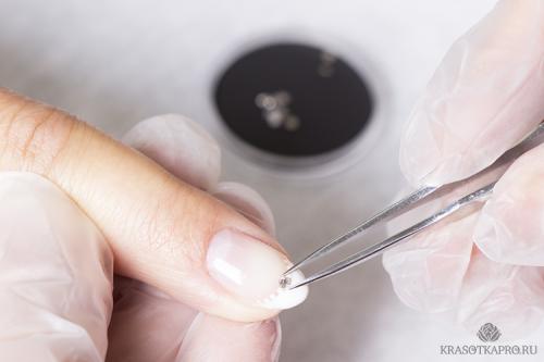 Делая шеллак со стразами в домашних условиях.  Рекомендации по наклейке страз 07 Делая шеллак со стразами в домашних условиях.  Рекомендации по наклейке страз 07