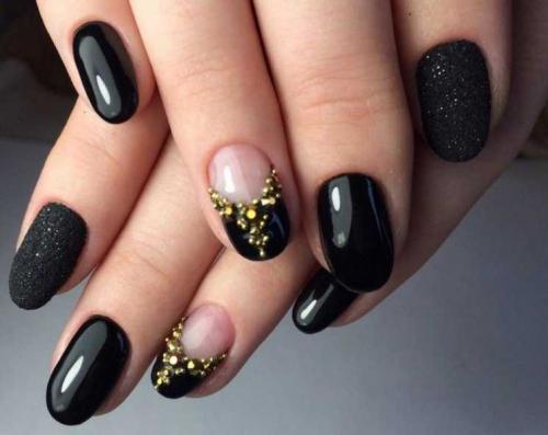 Французский маникюр черный и золото. Френч в сочетании с черным и золотым