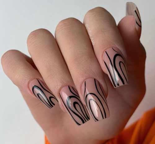 Какие лаки лучше использовать для маникюра с полосками. Маникюр 2025 с полосками: трендовый нейл-арт