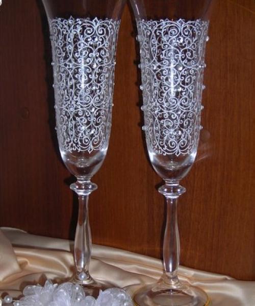 Клей для страз на стекло. Как приклеить стразы на стекло