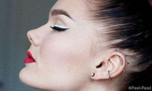 Как закрепить дизайн после использования белого карандаша. 7 вариантов использования белого карандаша в макияже