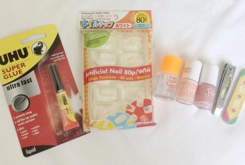 На что приклеить типсы без клея. Лайфхак: чем приклеить накладные ногти если нет клея? 08