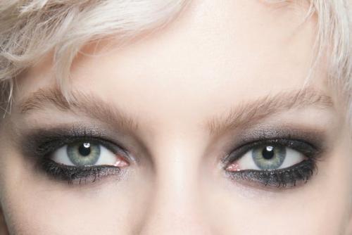 Какие другие оттенки макияжа гармонично дополнят яркое сочетание медных тонов смоки омбре. Всё о макияже смоки айс