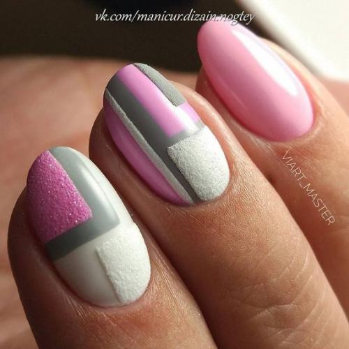 Избегайте этих оттенков в сочетании с серо-розовым лаком для ногтей 02