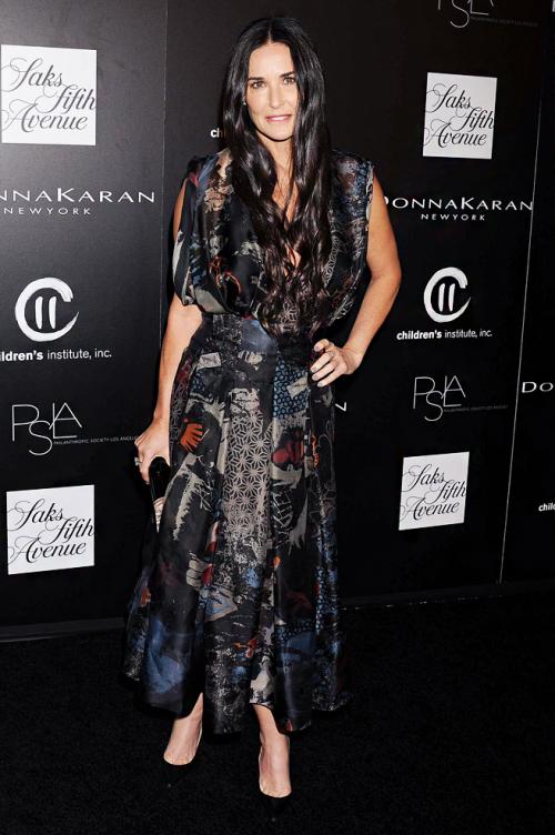 Стильная элегантность: как Деми Мур создает образы 04