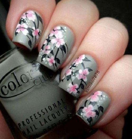 Элегантное сочетание: серый и розовый цвет в маникюре 09 Элегантное сочетание: серый и розовый цвет в маникюре 09