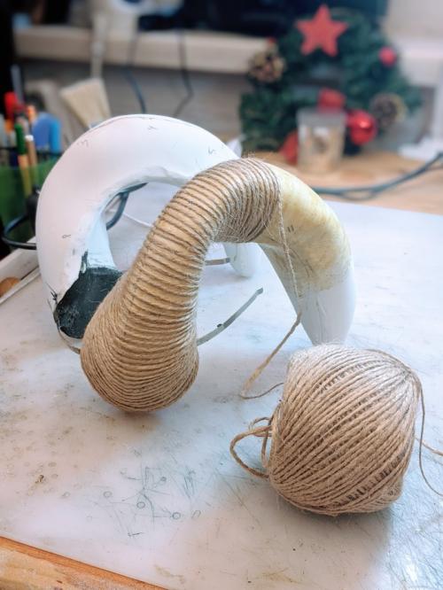 Можно ли окрасить или украсить рога различными элементами. Рога и корона, пост-процесс