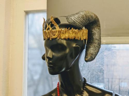 Можно ли окрасить или украсить рога различными элементами. Рога и корона, пост-процесс