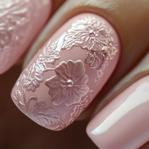 Модный объемный маникюр 2025: Топ-5 трендов, которые стоит попробовать 03 Модный объемный маникюр 2025: Топ-5 трендов, которые стоит попробовать 03