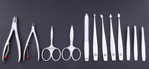 Как сделать простые рисунки на ногтях. Необходимые инструменты и материалы 05 Как сделать простые рисунки на ногтях. Необходимые инструменты и материалы 05