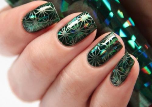 Идеальный маникюр для бордового платья: тренды и советы 02 Идеальный маникюр для бордового платья: тренды и советы 02