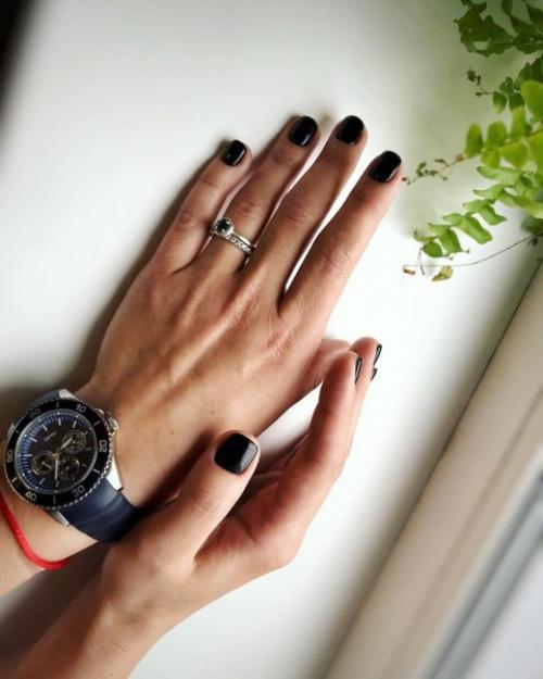 Как правильно подготовить ногти к маникюру перед тем как идти на мероприятие в бордовом платье. Красная книга: как сделать маникюр под красное платье?