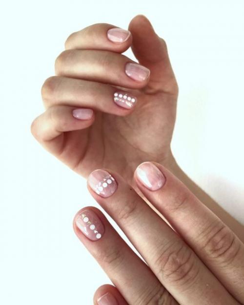 Как сделать маникюр, который дополнит образ в красном. Красная книга: как сделать маникюр под красное платье?