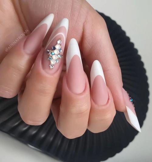 Идеальный маникюр для красного платья на свадьбе: советы от профессионалов 01 Идеальный маникюр для красного платья на свадьбе: советы от профессионалов 01