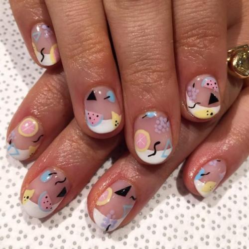 Шеллак маникюр и красивый дизайн.