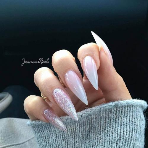 Какой дизайн ногтей подойдет для повседневного образа а какой для вечеринки. Фото лучших дизайнов нюдовых ногтей