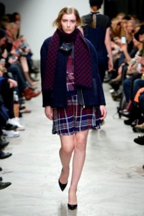 Розовая юбка в клетку. Модные фасоны юбок в клетку