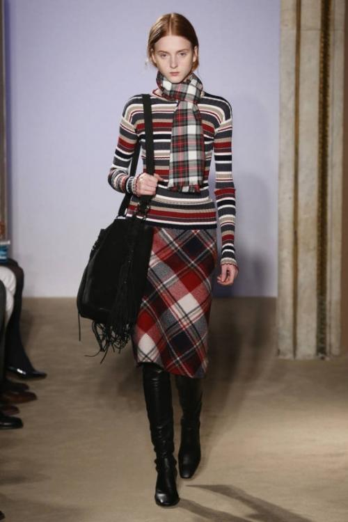 Розовая юбка в клетку. Модные фасоны юбок в клетку