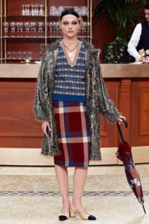 Розовая юбка в клетку. Модные фасоны юбок в клетку