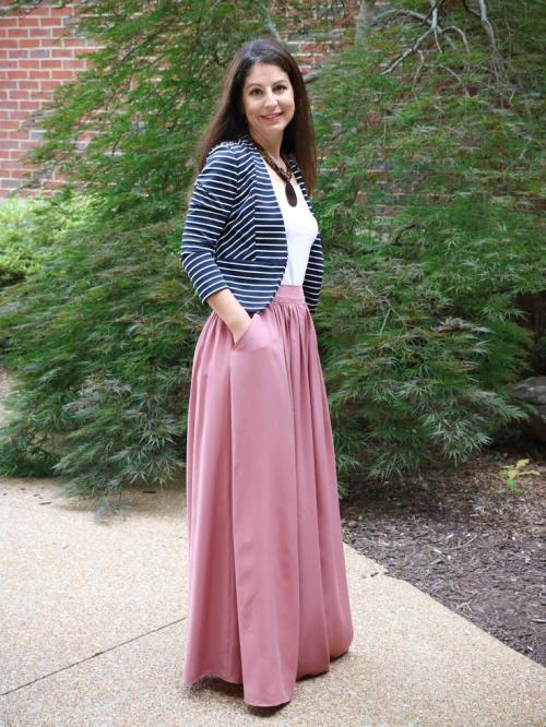 С чем носить розовую юбку миди. С чем можно надеть длинную розовую юбку?