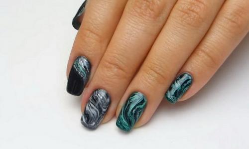 Разводы на ногтях трубочкой. Маникюр с разводами 2022: яркие идеи для вдохновения