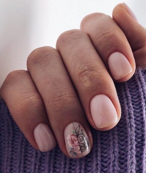 Маникюр с разными цветами на руках. Декор на разноцветном маникюре 09 Маникюр с разными цветами на руках. Декор на разноцветном маникюре 09