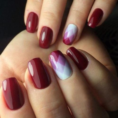 Маникюр разные руки 2021. Маникюр с рисунком на одном пальце: тенденции 2021