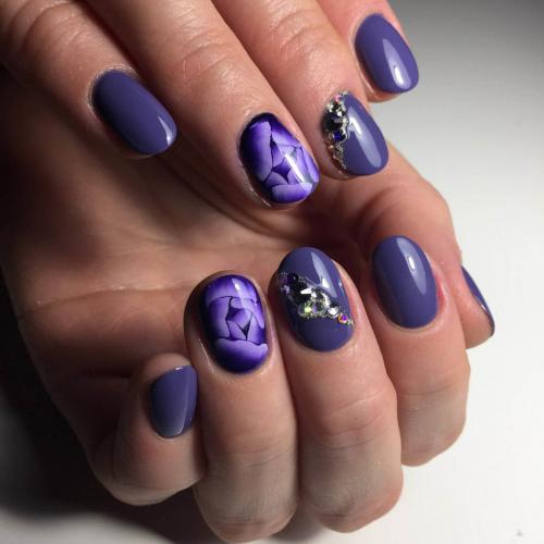 Маникюр синий с белым на короткие ногти. Синий маникюр с дизайном на короткие ногти