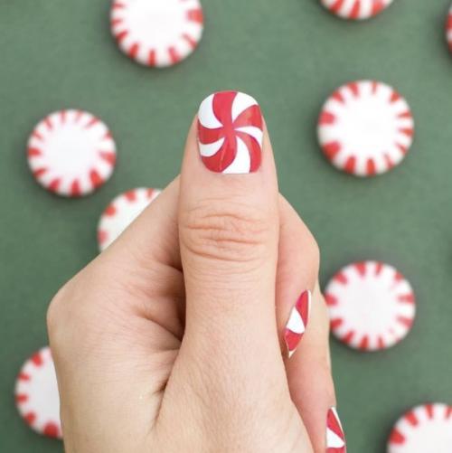 Существуют ли специальные техники нанесения лака для создания маникюра синим и белым. Какими бывают лаки для ногтей — 18 видов