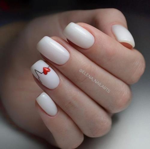 Поклонницам романтического стиля и деловым дамам в качестве создания идеального образа подходит маникюр нежных оттенков лаков. 04