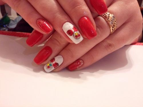 Девочки, я самоучка, занимаюсь недавно, делала за 250 наращивание, потом повысила до 400, теперь хочу на курсы. 03