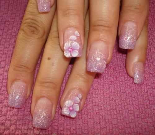 Самый модный блестящий маникюр 2017 в течение всего 2016 года блеск присутствует всюду, от обуви и сумок до одежды и маникюра. 02