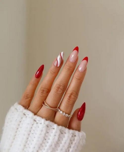 Идеи нежного аккуратного зимнего маникюра. 08