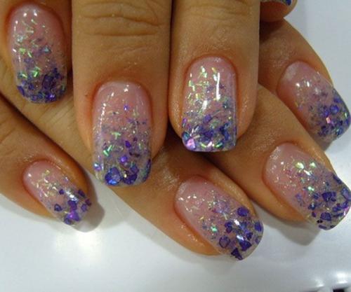 Самый модный блестящий маникюр 2017 в течение всего 2016 года блеск присутствует всюду, от обуви и сумок до одежды и маникюра. 03