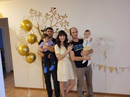 Спасибо тем, кто смог прийти и поздравить нашего кроху. 05