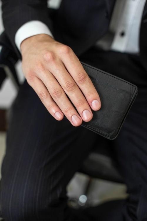 Чем отличается мужской маникюр от женского? 01