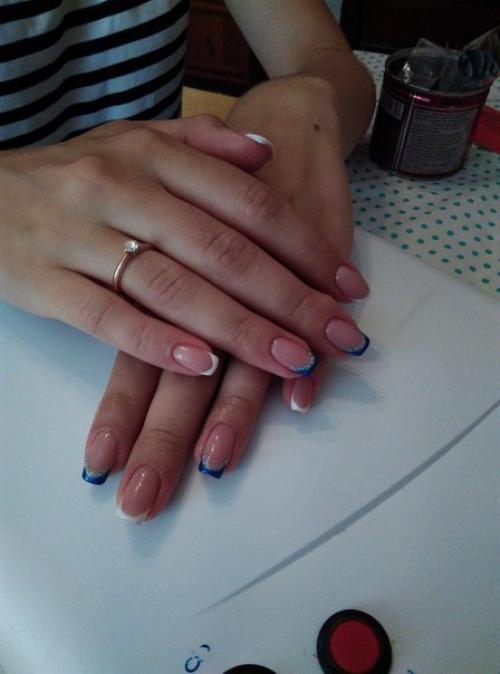 Рецепты лучших коктейлей: 1. Белковый коктейль. 200 грамм сметаны 100 грамм варенья (малиновое, смородиновое) Тертый грецкий орех. 03