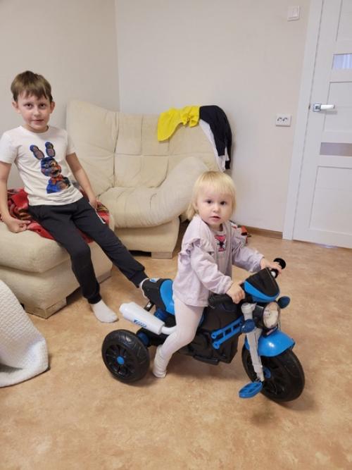 Спасибо тем, кто смог прийти и поздравить нашего кроху. 06