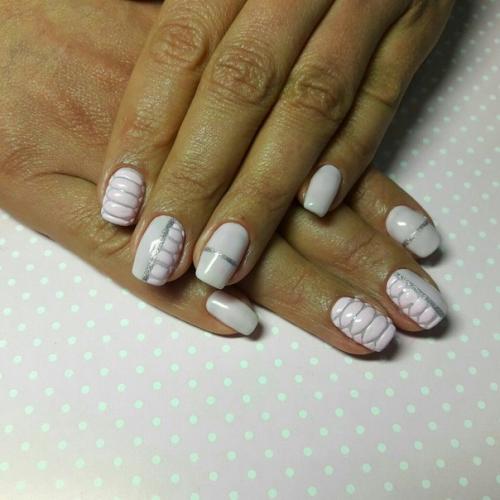 Сертифицированный мастер ногтевого сервиса с опытом работы более 6 лет. 05