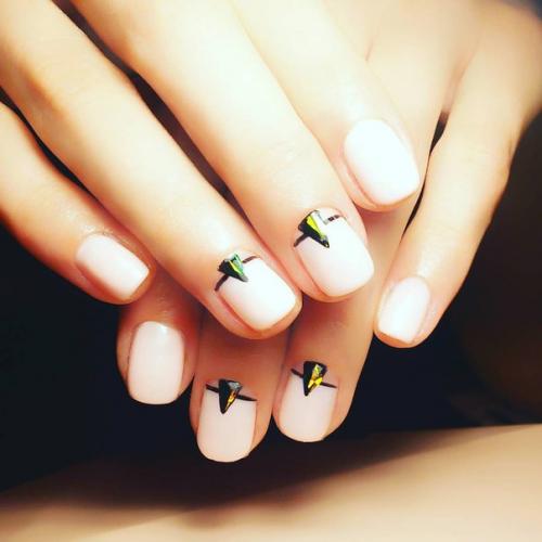 Милые девушки, я мастер маникюра и педикюра? 02