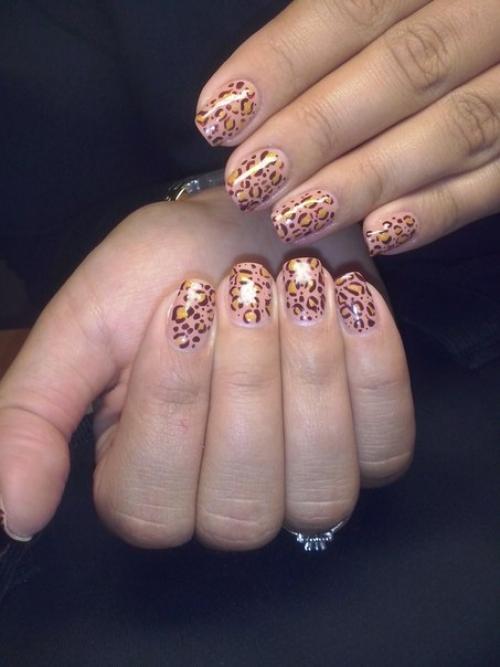 Меня зовут Виктория кукол и я являюсь профессиональным мастером маникюра и педикюра. 03 Меня зовут Виктория кукол и я являюсь профессиональным мастером маникюра и педикюра. 03