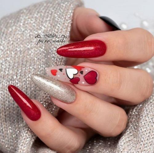 Красивый маникюр с сердечками, на разный вкус. 06