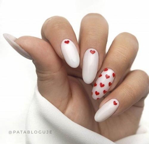 Красивый маникюр с сердечками, на разный вкус. 01