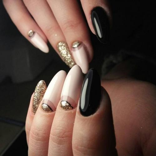 Маникюр с блесткам. 03