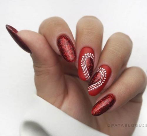 Красивый маникюр с сердечками, на разный вкус. 04