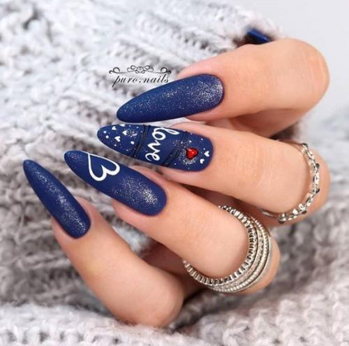 Красивый маникюр с сердечками, на разный вкус. 08